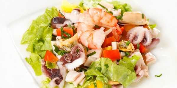 Салаты из морепродуктов - рецепты