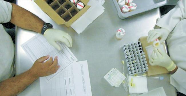 Ацетон в моче у ребенка, кетоновые тела, кетоны: запах изо рта, причины, признаки повышенной нормы и лечение